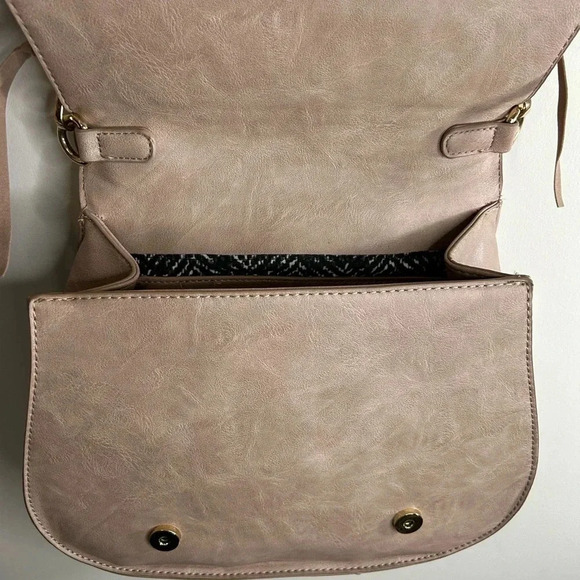 Urban‎ Expressions stylish Khloe crossbody saddle bag - Picture 5 of 14